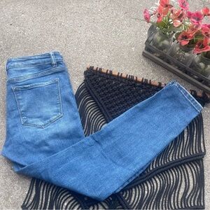 Vervet Distressed Cropped Jeans Size 27